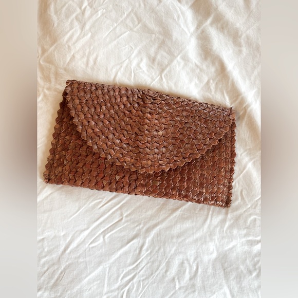 Natural Fiber Clutch - Picture 1 of 2